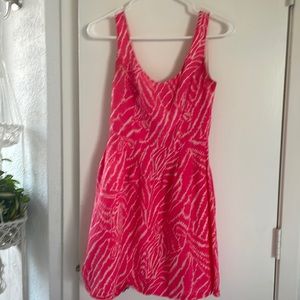 Lily Pulitzer! great condition, minor stain by sleeve strap beautiful, festive